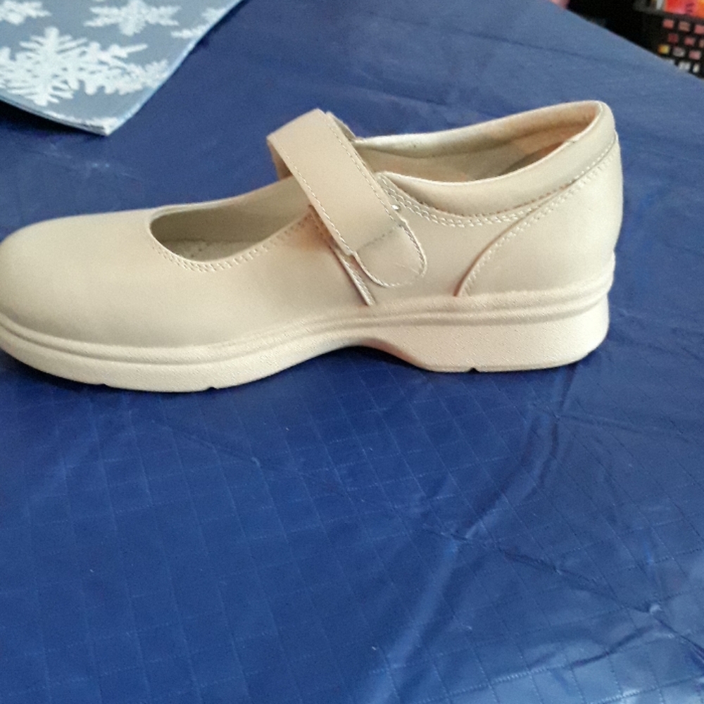 Propet walking shoes